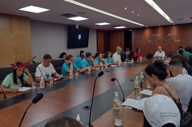 BH - reuniao atingidos 2.jpeg