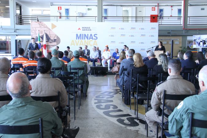 NOTICIA - entrega aeronaves _1_.JPG
