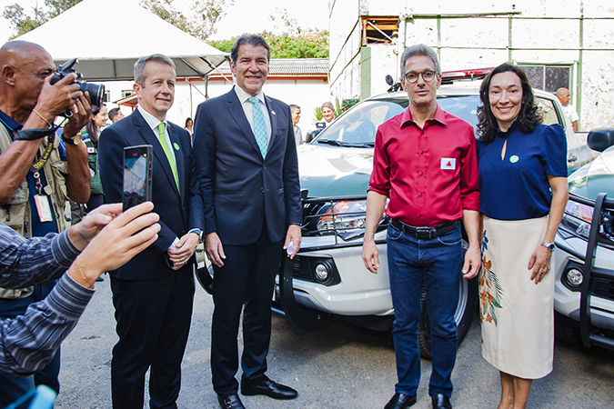 entrega viaturas noticia.jpg