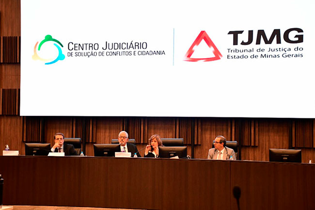 Procurador-Geral de Justiça participa de audiência no Tribunal de