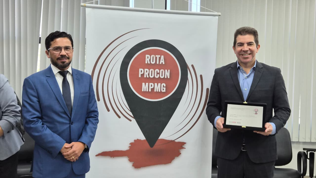 Entrega de placa uberlandia.png