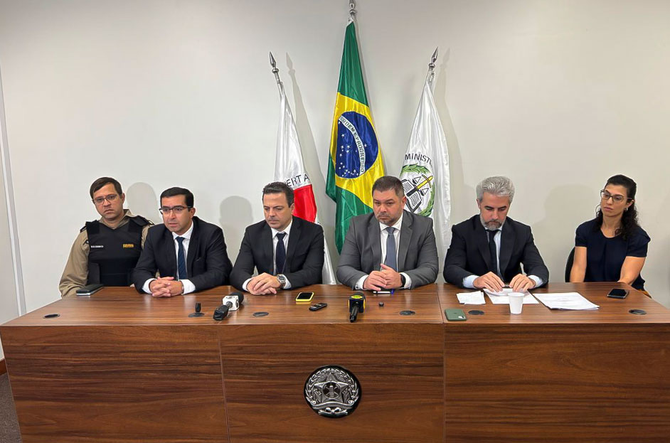 DESTAQUE01_coletiva_imprensa_uberaba_theo_filipe.jpg