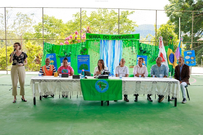 Raposos - lixo e cidadania 2.jpg
