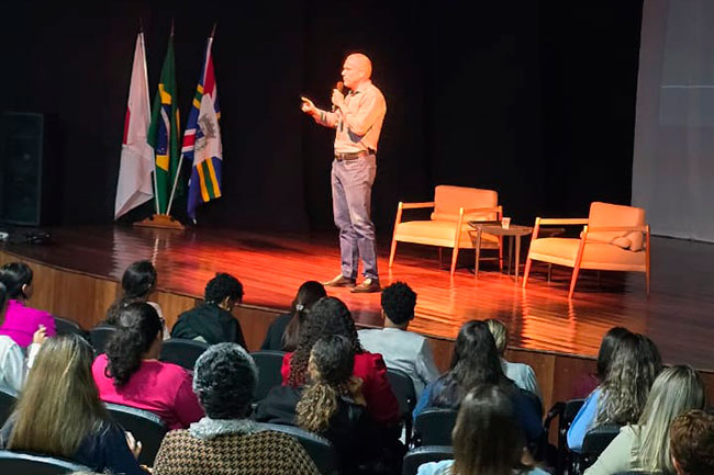 Seminario-Escuta-Especializada_NOTICIA02.jpg