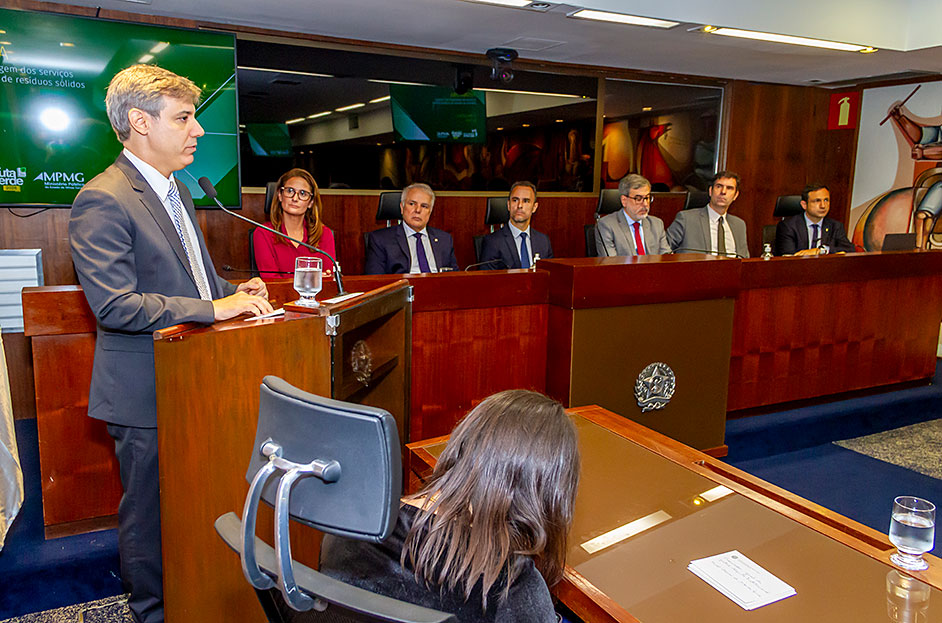 DESTAQUE08assinatura_cntrato_rsu_riodoceEricBezerra_IMG_8865.jpg.jpeg