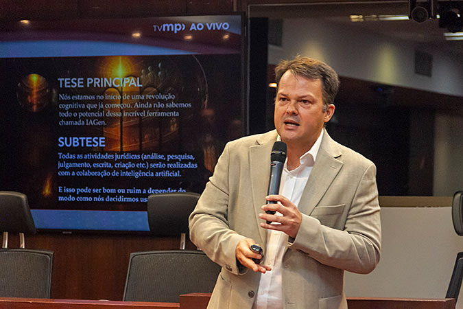 NOTICIA03_semanamp25_fund_escrita_juridica_iaEricBezerra_IMG_8934.jpg